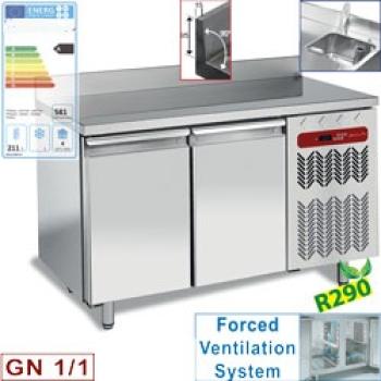 TG2N/HA-R2EV (23) Kühltisch Umluft mit Aufkantung, 2 Türen GN 1/1 mit Waschbecken