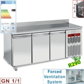 TG3N/HA-R2 (23) Kühltisch Umluft mit Aufkantung 3 Türen GN 1/1, 405 Liter, 1809x700xh880/900