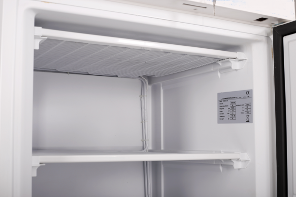 502TK CHR 347516 (25) K Tiefkühlschrank-Gefrierschrank, statisch, 600 Liter. Außen aus Edelstahl