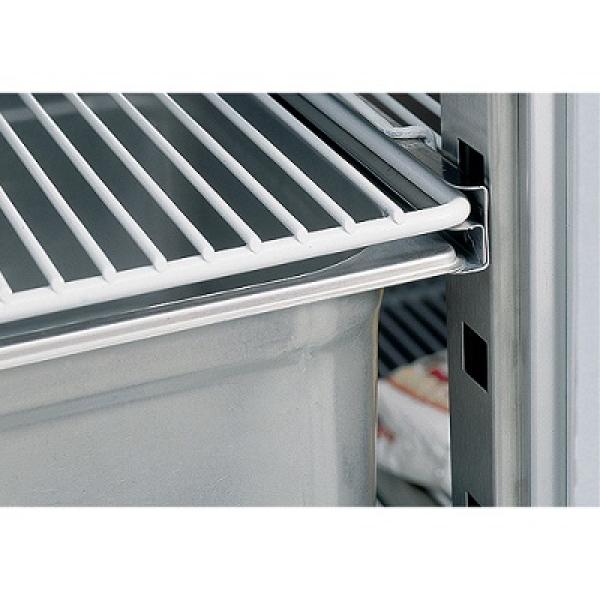 SG3-G4/P9 (25) Kühltisch, Umluft, 3 Türen, mit Struktur für 1/1 GN